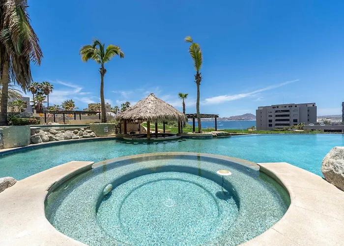 Stunning 2 Bedroom With Ocean Views & Jacuzzi By The Apartamento