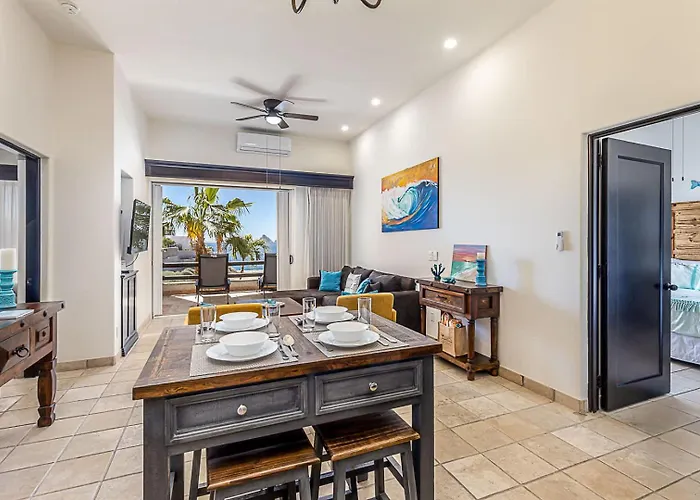 Stunning 2 Bedroom With Ocean Views & Jacuzzi By The Cabo San Lucas