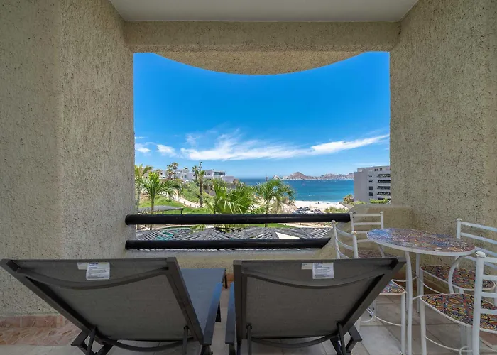 Stunning 2 Bedroom With Ocean Views & Jacuzzi By The *