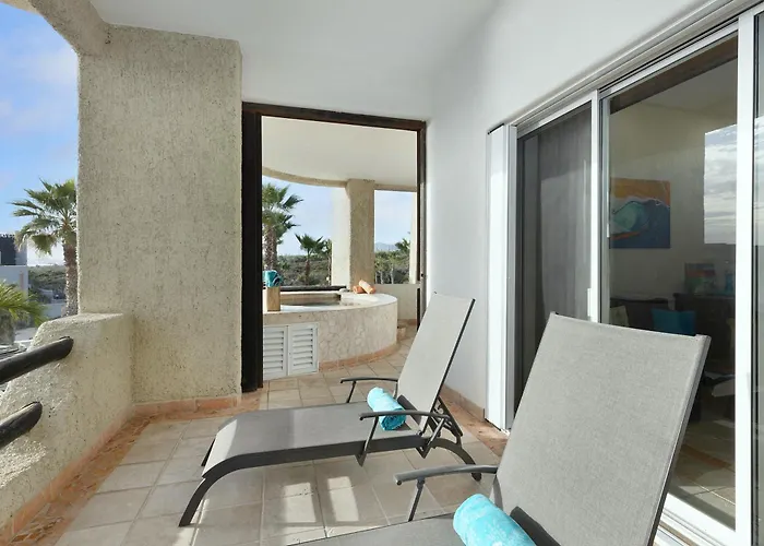 Stunning 2 Bedroom With Ocean Views & Jacuzzi By The Cabo San Lucas