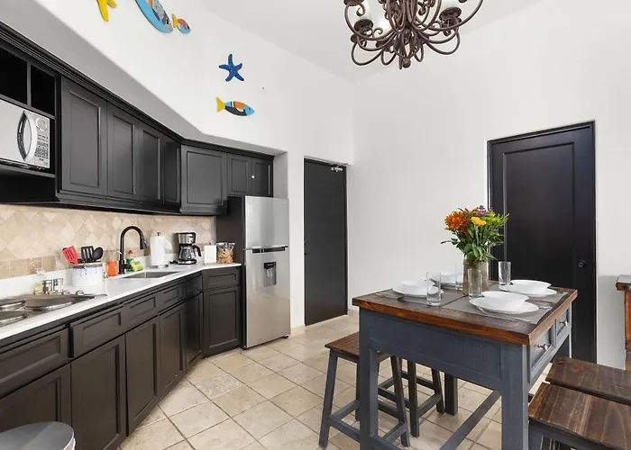 Stunning 2 Bedroom With Ocean Views & Jacuzzi By The Apartamento