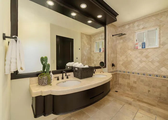 Apartamento Stunning 2 Bedroom With Ocean Views & Jacuzzi By The Cabo San Lucas