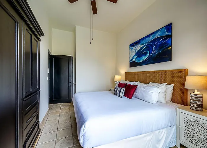 Stunning 2 Bedroom With Ocean Views & Jacuzzi By The * Cabo San Lucas