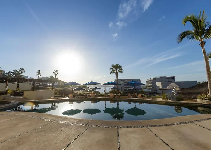 Stunning 2 Bedroom With Ocean Views & Jacuzzi By The *
