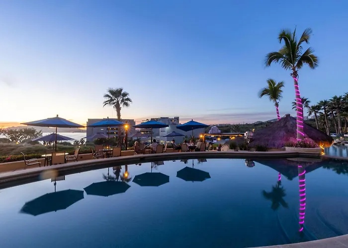Stunning 2 Bedroom With Ocean Views & Jacuzzi By The Apartamento