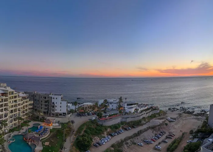 Stunning 2 Bedroom With Ocean Views & Jacuzzi By The * Cabo San Lucas